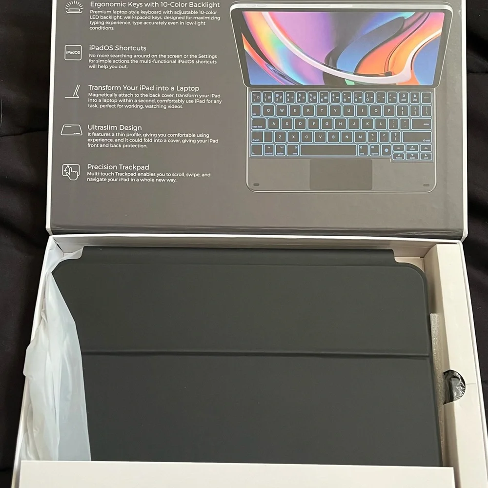 Typecase Edge magnetic keyboard.